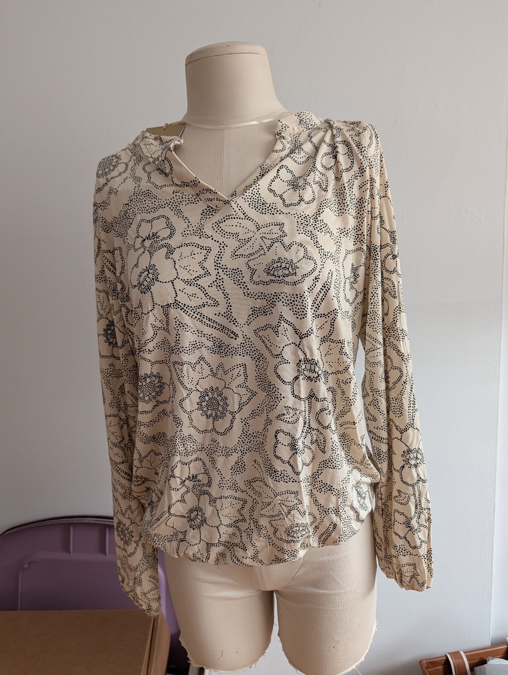 Cream Floral-Print V-Neck Blouse with Long Sleeves